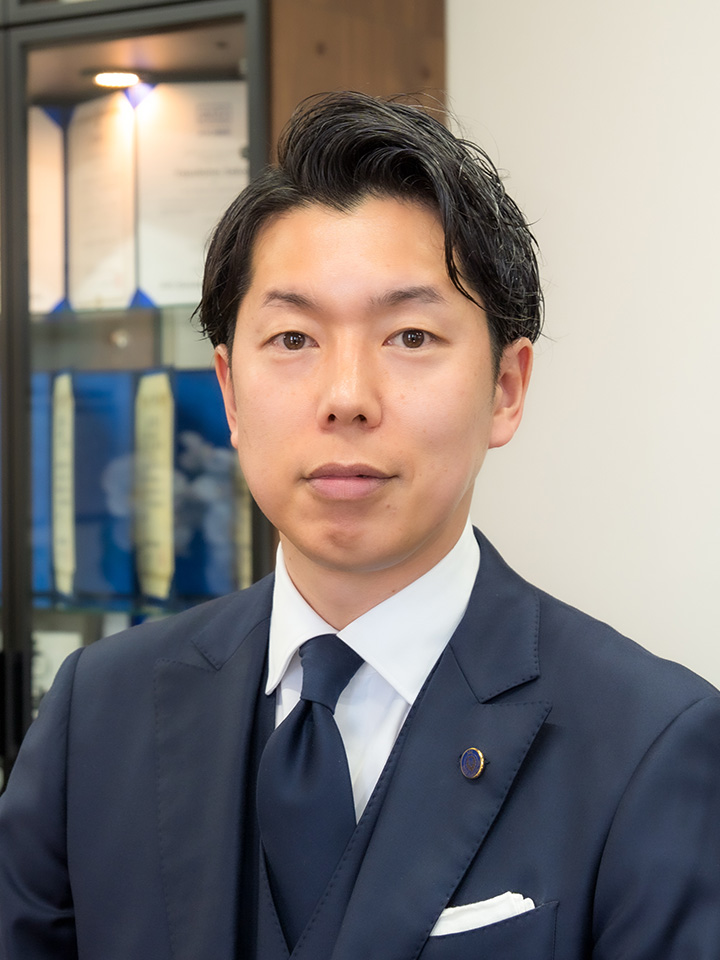 代表取締役榊󠄀 泰知